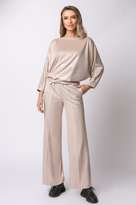 Trening bej deschis din catifea cu sclipici și mâneci tip fluture [4]