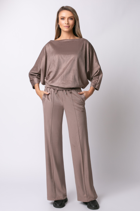 Trening bej închis din catifea cu sclipici și mâneci tip fluture [1]