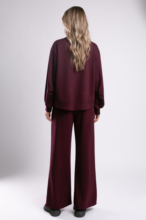 Trening marsala over size cu pantalon evazat [3]