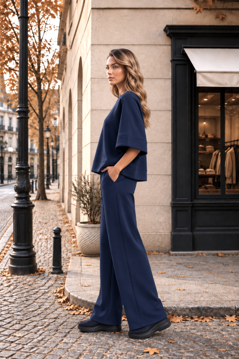 Trening bleumarin over size cu pantalon evazat [3]