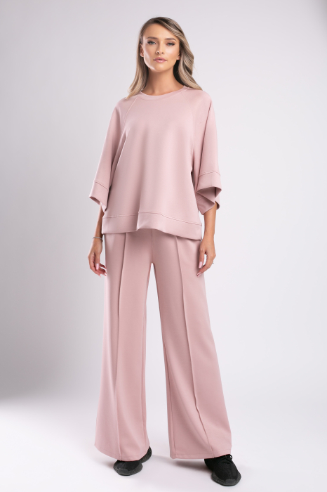 Trening roz pudră over size cu pantalon evazat [1]