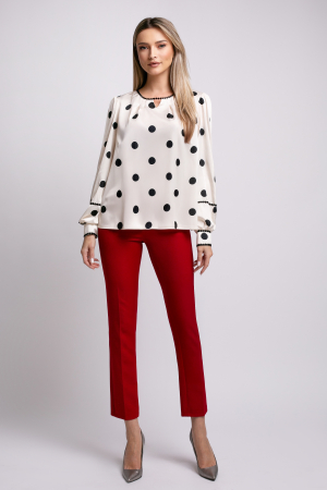 Bluză bej accesorizată cu dantelă [2]