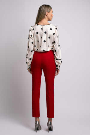 Bluză bej accesorizată cu dantelă [3]