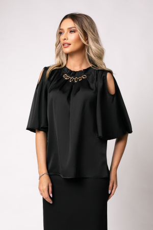 VEZI TOATE - Bluza neagră elegantă accesorizată pe bust