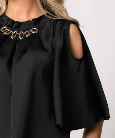 Bluza neagră elegantă accesorizată pe bust [2]
