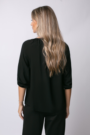 Bluză neagră tip ie cu imprimeu tradițional [2]