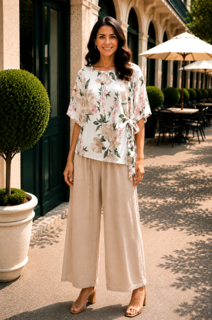 VEZI TOATE REDUCERILE - Compleu damă din vâscoză cu bluză imprimată floral și pantaloni largi