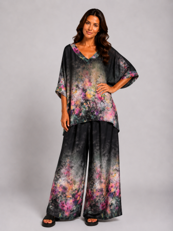 COSTUME DAMĂ - Compleu de vară negru cu imprimeu abstract