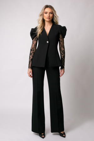 COSTUME DAMĂ - Costum elegant negru accesorizat cu dantelă pe mâneca