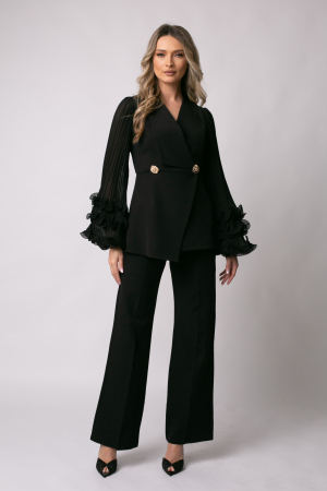 VEZI TOATE - Costum elegant negru cu mâneci accesorizate cu volane