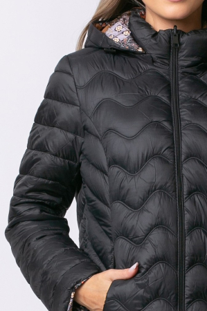 Geacă neagră matlasată cu doua fețe și glugă detașabilă [10]