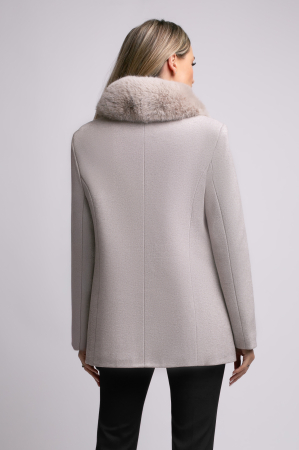 Palton bej mărime mare accesorizat cu blană detașabilă la guler [7]