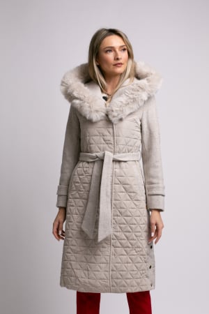 PALTOANE, GECI ȘI VESTE - Geacă bej din fâș cu glugă accesorizată cu blană