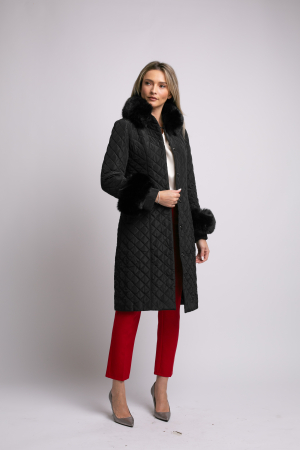 Geacă neagră matlasată cu blană detașabilă la guler și mâneci [1]