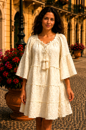 TOATE PRODUSELE - Rochie scurtă bej deschis din dantelă cu mâneci evazate