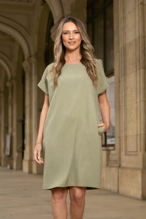 ROCHII MARIMI MARI XXL - Rochie din in kaki cu mânecă scurtă