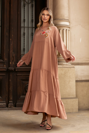 Rochie din vâscoză mărime mare camel accesorizată cu broderie [1]