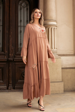 ROCHII DE ZI - Rochie din vâscoză mărime mare camel accesorizată cu broderie