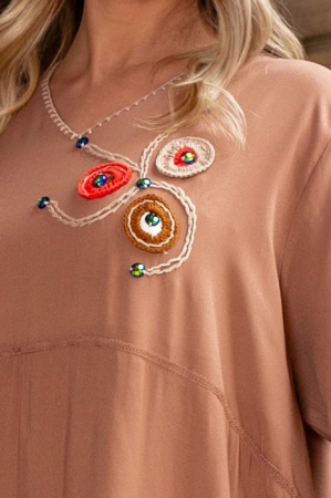 Rochie din vâscoză mărime mare camel accesorizată cu broderie [3]