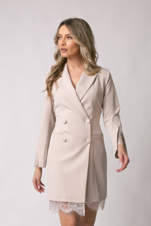 ROCHII - Rochie elegantă bej tip sacou accesorizată cu dantelă