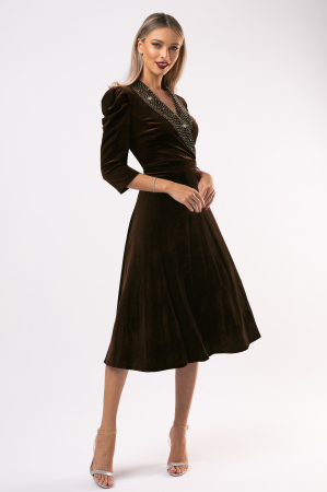 Rochie Lora maro din catifea cu accesorii pe bust și în talie [1]