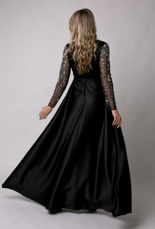 Rochie lungă neagră de ocazie accesorizată cu pietricele [2]