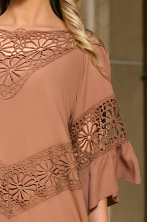 Rochie maro mărime mare accesorizată cu dantelă [3]