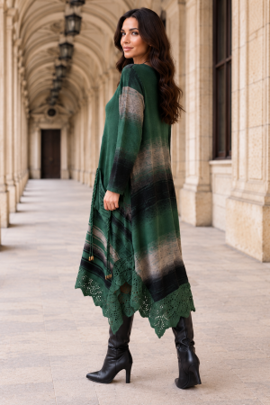 Rochie midi verde tricotată din lână cu detalii croșetate [2]