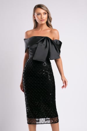 ROCHII DE OCAZIE - Rochie neagră de ocazie accesorizată cu paiete