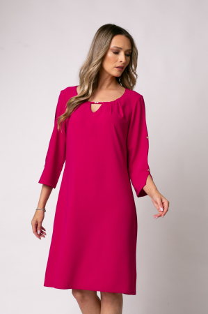 COLECȚIE NOUĂ - Rochie Triniti fucsia accesorizată pe mânecă
