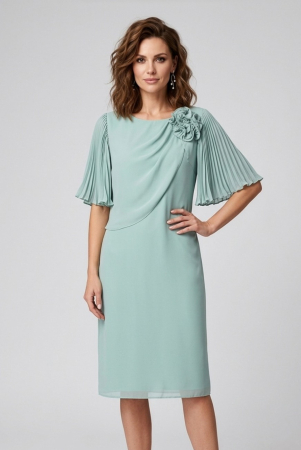 ROCHII MARIMI MARI XXL - Rochie Viada midi verde mentă cu mâneci plisate și floare decorativă