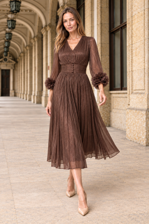 ROCHII DE OCAZIE - Rochie VIADA maro elegantă accesorizată pe mâneci