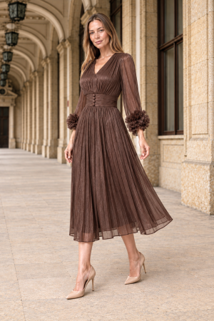 Rochie VIADA maro elegantă accesorizată pe mâneci [3]