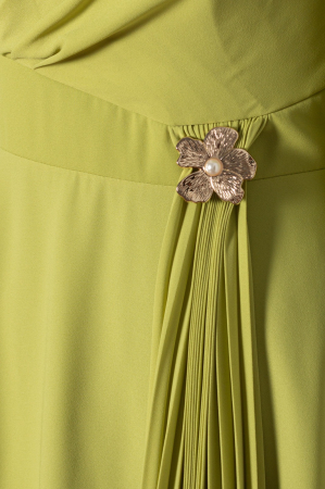 Rochie Viada verde fistic de ocazie accesorizată în talie [3]