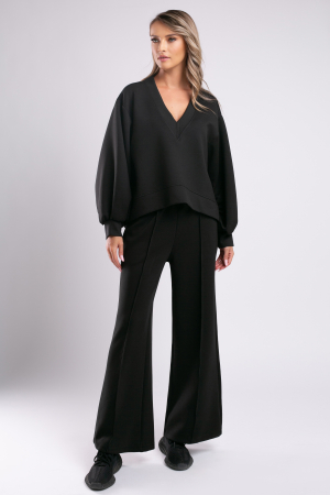 Trening negru over size cu pantalon evazat [1]