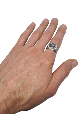 Inel simbol OM din argint lucrat manual [2]