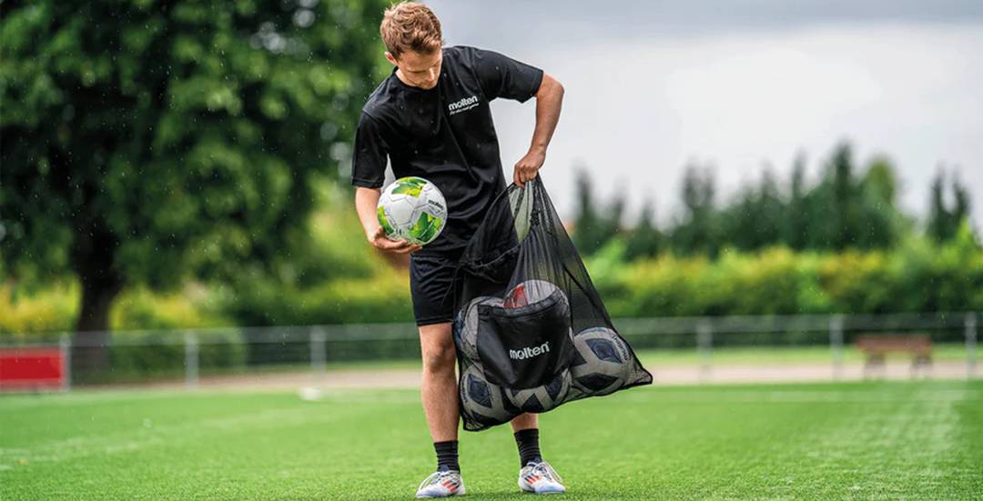 Pachete mingi fotbal Molten pentru cluburi si scoli