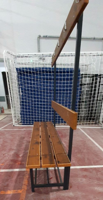 Changing room bench 2 m with hangers [5]