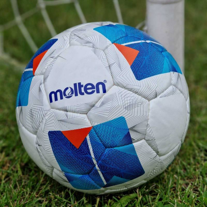 Pack of 20 Football Balls Molten F4N1710, Size 4, Hand-Stitched, PU/PVC Synthetic Leather [8]