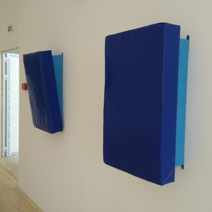 Wall boxing pillow – angled [4]