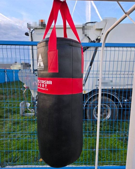 PUNCHING BAG AND GLOVES FOR JUNIORS [7]