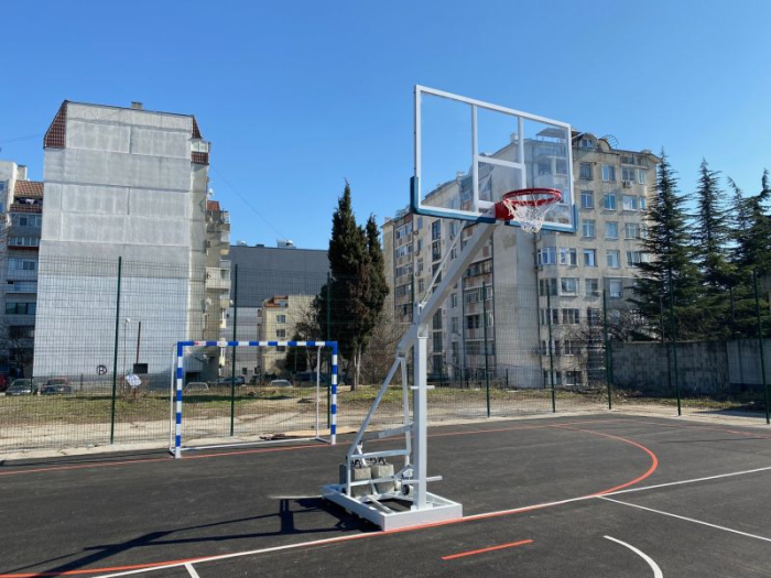 Basketball mobile stand with plexiglas backboard [20]