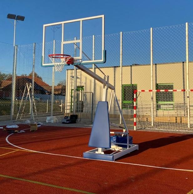 Basketball mobile stand with plexiglas backboard [3]