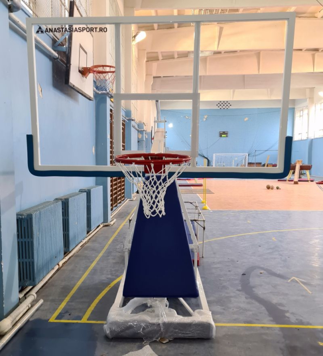 Basketball mobile stand with plexiglas backboard [5]
