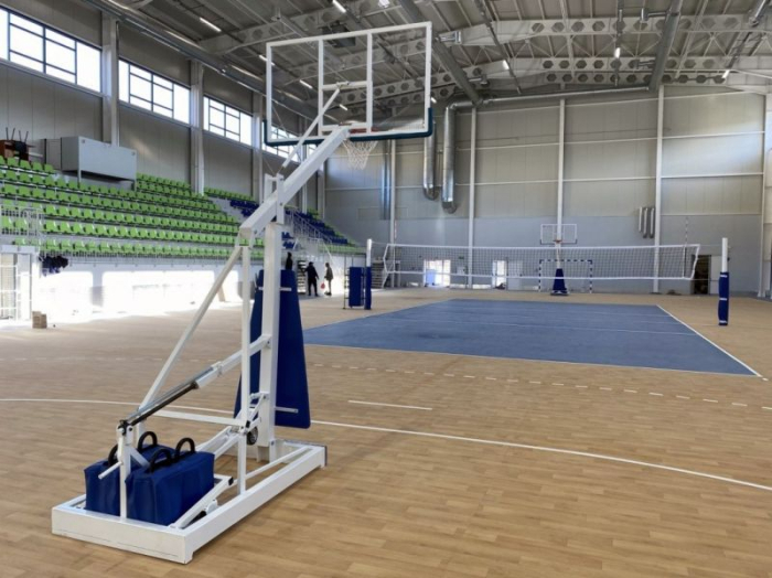 Basketball mobile stand with plexiglas backboard [16]