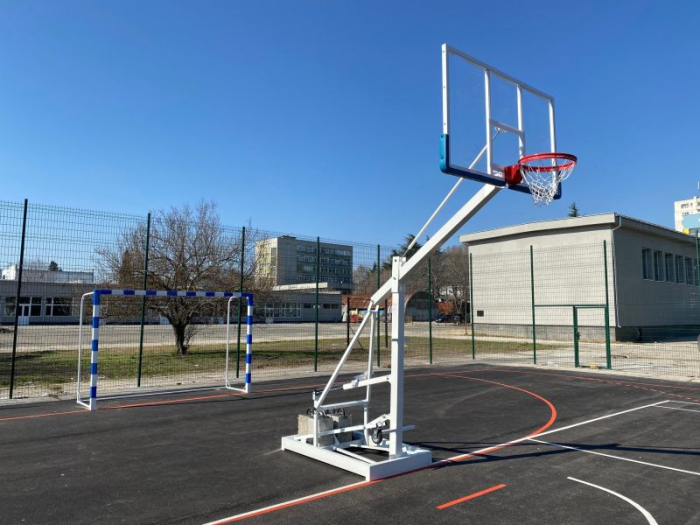 Basketball mobile stand with plexiglas backboard [23]