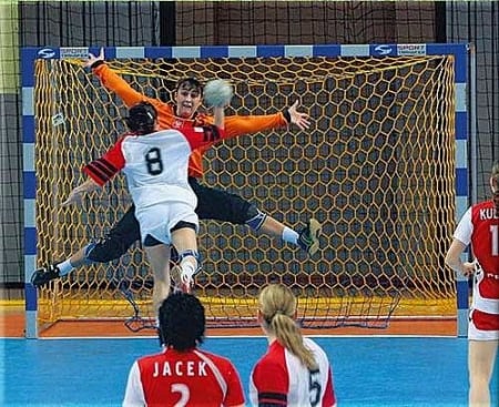 Porti handbal si plase