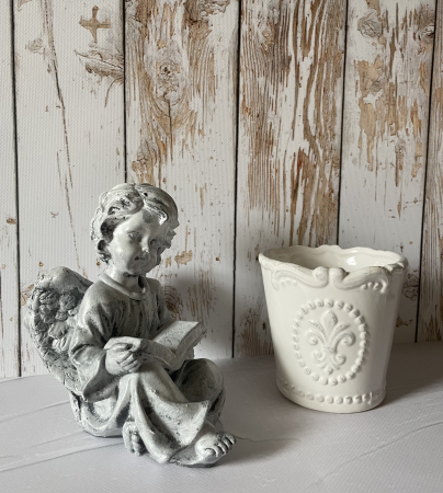 Statuie cu înger și carte [1]