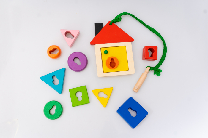 Joc educativ din lemn Casuta cu Incuietori [3]