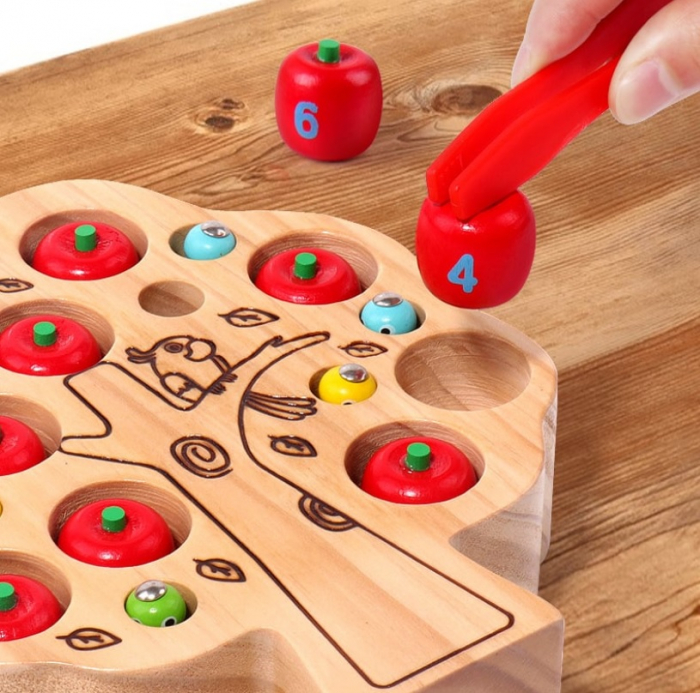Joc Montessori. Copacul cu mere si viermisori [2]